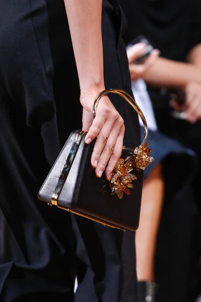 Look 70